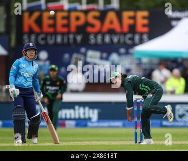 Nashra Sundhu of Pakistan delivers the ball during the England Women v Pakistan Women 1st Metro Bank ODI match England vs Pakistan at The Incora County Ground, Derby, United Kingdom, 23rd May 2024  (Photo by Gareth Evans/News Images) in Derby, United Kingdom on 5/23/2024. (Photo by Gareth Evans/News Images/Sipa USA) Stock Photo