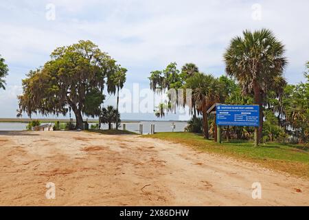 DAUFUSKIE ISLAND, SOUTH CAROLINA C April 6 2023: The Daufuskie Island Boat Landing along the Intracoastal Waterway off of Haig Point Road in Beaufort Stock Photo