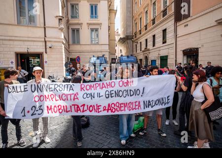 Rome, Rm, Italy. 23rd May, 2024. Students try to reach CRUI (Conference of Italian University Rectors) to deliver a letter asking Rectors to ''break any complicity with the genocide'' in Palestine. (Credit Image: © Marco Di Gianvito/ZUMA Press Wire) EDITORIAL USAGE ONLY! Not for Commercial USAGE! Stock Photo