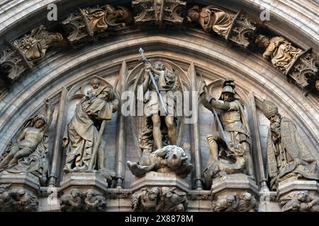 Sculptural detail on the Hôtel de Ville or Town Hall in the Grand-Place or Grote Markt ithe central square of Brussels, Belgium Stock Photo