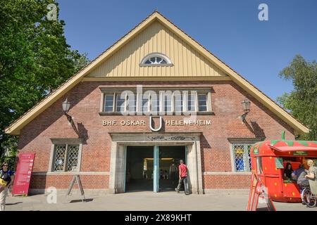 U-Bahnhof Oskar-Helene-Heim, Clayallee, Dahlem, Steglitz-Zehlendorf, Berlin, Deutschland Stock Photo