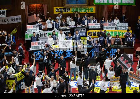 Taipei, Taiwan. 24th May, 2024. The lawmakers of the Democratic Progressive Party (DPP) protest against the the controversial bill during the demonstration. Thousands of demonstrators gathered outside of the parliament to protest against the controversial bill that would expand the power of the legislature. Credit: SOPA Images Limited/Alamy Live News Stock Photo