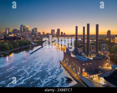 Minneapolis, Minnesota, USA downtown city skyline at dusk. Stock Photo