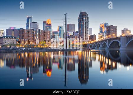 Minneapolis, Minnesota, USA downtown city skyline on the Mississippi at dusk. Stock Photo