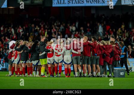 Melbourne, Australia. 24th May, 2024. Melbourne, Australia, May 24th 2024: Arsenal players and staff huddle up after the Global Football Week friendly game between the A-League Women All-Stars and Arsenal at Marvel Stadium in Melbourne, Australia. (Noe Llamas/SPP) Credit: SPP Sport Press Photo. /Alamy Live News Stock Photo