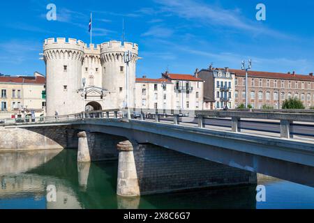 Verdun, France - June 23 2020: The porte Chaussée (or Tour Chaussée) was built in 1380. It was then one of the three monumental gates of the rampart. Stock Photo