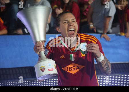 Cesena, Italia. 25th May, 2024. Roma's women's team celebrate the victory of the final of the Frecciarossa Women's Italian Cup tournament 2023/2024 between Roma and Fiorentina Women's teams at the Dino Manuzzi stadium, Cesena, northern Italy, Friday, May 24, 2024. Sport - Soccer - (Photo Michele Nucci Credit: LaPresse/Alamy Live News Stock Photo