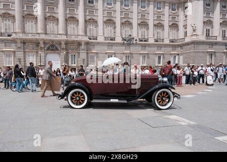 Madrid, Spain. 25th May, 2024. Classic and antique car meetings in Madrid held in the Plaza de Oriente of the Royal Palace of Madrid, May 25, 2024, Spain Credit: Sipa USA/Alamy Live News Stock Photo