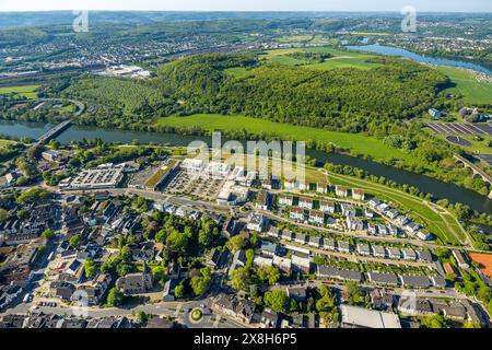 Luftbild, Ruhr Viadukt Herdecke, Kaisberg Wald und NSG Kaisbergaue am Fluss Ruhr mit Ruhrverband Kläranlage Hagen, Ortsansicht mit Quartier Ruhr-Aue, Fluss Ruhr und Ruhrpromenade, Blick nach Hagen Vorhalle mit Rangierbahnhof, Herdecke, Ruhrgebiet, Nordrhein-Westfalen, Deutschland ACHTUNGxMINDESTHONORARx60xEURO *** Aerial view, Ruhr viaduct Herdecke, Kaisberg forest and Kaisberg floodplain nature reserve on the Ruhr river with Ruhrverband sewage treatment plant Hagen, view of the town with Ruhr Aue quarter, Ruhr river and Ruhr promenade, view to Hagen Vorhalle with marshalling yard, Herdecke, R Stock Photo