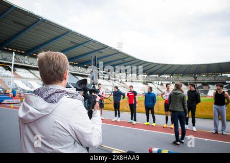 Brussels, Belgium. 25th May, 2024. A cameraman pictured during the IFAM Outdoor (World Athletics Continental Tour, Bronze Meeting, Saturday 25 May 2024, in Brussels. BELGA PHOTO LUCIEN LAMBOTTE Credit: Belga News Agency/Alamy Live News Stock Photo