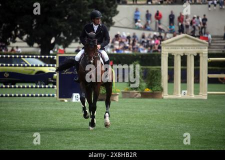 Rome, Italy. 25th May, 2024. Rome, Italy 25.05.2024: Willem Greve (Nederland) win CSIO5 JUMP OFF (238.2.2) - 1, 55 m - 110000 euro - LORO PIANA, at PIazza di Siena in Rome. Credit: Independent Photo Agency/Alamy Live News Stock Photo