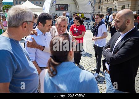26 May 2024, Berlin: Volker Beck (l-r), President of the German-Israeli Society, Bijan Djir-Sarai (FDP), Secretary General, Felor Badenberg (SPD), Senator for Justice, Michel Friedmann and Ahmad Mansour visit the 'Square of the Hamas Hostages'. On Bebelplatz there are chairs with photos of the Hamas hostages and a replica of a Hamas tunnel - similar to the places in the Gaza Strip where Israeli hostages have been held captive since the attack on Israel on October 7. Relatives of the hostages had renamed the square next to the State Opera House 'Hamas Hostages Square'. Photo: Joerg Carstensen/d Stock Photo