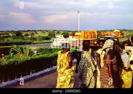 Street vendors in central Accra, Ghana c.1958 Stock Photo - Alamy