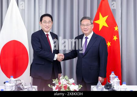 Seoul, South Korea. 26th May, 2024. Chinese Premier Li Qiang meets with Japanese Prime Minister Fumio Kishida on the sidelines of the ninth Trilateral Summit Meeting among China, Japan and South Korea, in Seoul, South Korea, May 26, 2024. Credit: Liu Bin/Xinhua/Alamy Live News Stock Photo