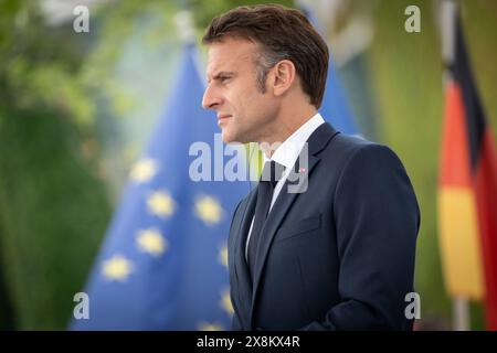 Besuch des Präsidenten der Französischen Republik 75 Jahre Grundgesetz Demokratiefest Bühnengespräch mit dem deutschen Bundespräsidenten im so genannten Dialogforum auf dem Platz vor dem Bundeskanzleramt in Berlin Emmanuel Macron, Präsident der Französischen RepublikBesuch des Präsidenten der Französischen Republik 75 Jahre Grundgesetz Demokratiefest Bühnengespräch mit dem deutschen Bundespräsidenten im so genannten Dialogforum auf dem Platz vor dem Bundeskanzleramt in Berlin Emmanuel Macron, Präsid, Berlin Berlin Deutschland Dialogforum auf dem Demokratiefe *** Visit by the President of the F Stock Photo