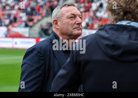 Utrecht, Netherlands. 26th May, 2024. UTRECHT, NETHERLANDS - MAY 26: head coach Ron Jans of FC Utrecht looks up during the European League Play Offs Final match between FC Utrecht and Go Ahead Eagles at Stadion Galgenwaard on May 26, 2024 in Utrecht, Netherlands. (Photo by Henny Meyerink/BSR Agency) Credit: BSR Agency/Alamy Live News Stock Photo