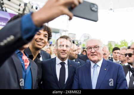 75 Jahre Grundgesetz , Dialog Mit Robert Habeck Im Regierungsviertel ...