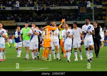 Verona, Italia. 26th May, 2024. Inter players celebrates at the end of the game Serie A soccer match between Hellas Verona and Inter at the Marcantonio Bentegodi Stadium, north Est Italy - Sunday, May 26, 2024. Sport - Soccer (Photo by Paola Garbuioi/Lapresse) Credit: LaPresse/Alamy Live News Stock Photo