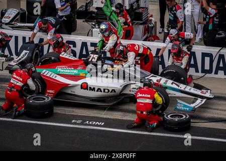 Speedway, In, USA. 26th May, 2024. TAKUMA SATO (75) of Tokyo, Japan comes down pit road for service during the 108th Running of the Indianapolis 500 at Indianapolis Motor Speedway in Speedway, IN. (Credit Image: © Walter G. Arce Sr./ASP via ZUMA Press Wire) EDITORIAL USAGE ONLY! Not for Commercial USAGE! Stock Photo