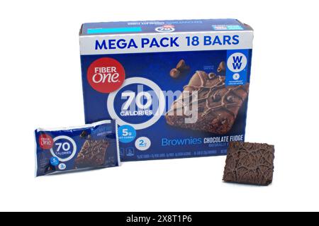 Ocala, FL 5-4-24 Fiber one chocolate fudge Brownies mega pack 18 bars only 70 calories in bright blue box packaging isolated on white background Stock Photo