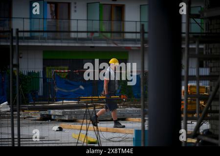 Warsaw, Poland. 23rd May, 2024. A worker is seen on a constrcution site in Warsaw, Poland on 23 May, 2024. (Photo by (Photo by Jaap Arriens/Sipa USA) Credit: Sipa USA/Alamy Live News Stock Photo