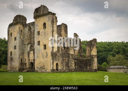 A summer HDR image of the ruins of Wardour Castle in Wiltshire, England. An Eliazabethan mansion and English Civil War battleground. 21 May 2024 Stock Photo