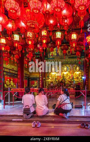 Thailand, Bangkok, Pom Prap Sattru Phai district, Wat Mangkon Kamalawat Chinese Buddhist temple Stock Photo