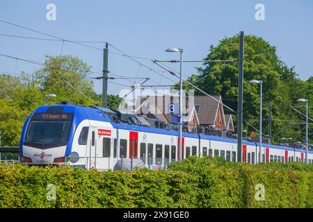 Local train at the railway station, Bad Zwischenahn, Lower Saxony, Germany Stock Photo