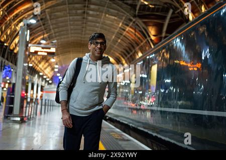 Prime Minister Rishi Sunak arrives at a London train station, while on the General Election campaign trail. Picture date: Wednesday May 29, 2024. Stock Photo