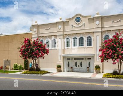 Front entrance to Blue Bell Creameries Country Store and Ice Cream Parlor in Sylacauga, Alabama Stock Photo