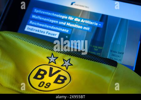 Symbolfoto der Rüstungskonzern Rheinmetall wird neuer Sponsor von BVB Borussia Dortmund. *** Symbolic photo The armaments company Rheinmetall becomes the new sponsor of BVB Borussia Dortmund. Nordrhein-Westfalen Deutschland, Germany GMS15893 Stock Photo