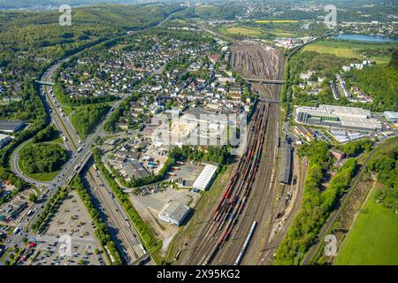 Luftbild, Wohngebiet Ortsansicht Vorhalle und Rangierbahnhof mit Güterwaggons und Güterzügen, Dörken Membranes GmbH & Co. KG, Vorhalle, Hagen, Ruhrgebiet, Nordrhein-Westfalen, Deutschland ACHTUNGxMINDESTHONORARx60xEURO *** Aerial view, residential area, view of Vorhalle and marshalling yard with freight wagons and freight trains, Dörken Membranes GmbH Co KG, Vorhalle, Hagen, Ruhr area, North Rhine-Westphalia, Germany ATTENTIONxMINDESTHONORARx60xEURO Stock Photo