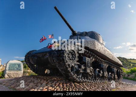 England, Devon, Torcross, Monument to Operation Tiger with Sherman Tank recovered from the Sea Stock Photo