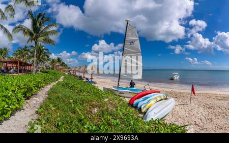 View of boats and sea near Puerto Morelos, Quintana Roo, Caribbean Coast, Yucatan Peninsula, Riviera Maya, Mexico, North America Stock Photo