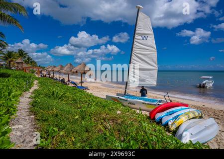 View of boats and sea near Puerto Morelos, Quintana Roo, Caribbean Coast, Yucatan Peninsula, Riviera Maya, Mexico, North America Stock Photo