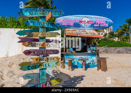 View of colourful destination sign on beach at Puerto Morelos, Caribbean Coast, Yucatan Peninsula, Riviera Maya, Mexico, North America Stock Photo