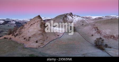 Dawn over Parkhouse Hill and Chrome Hill in winter, Peak District ...