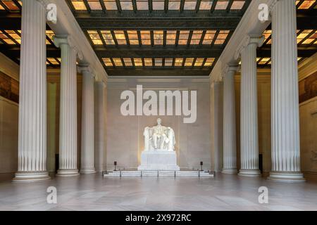 The Lincoln Memorial indoors on the National Mall in Washington DC Stock Photo