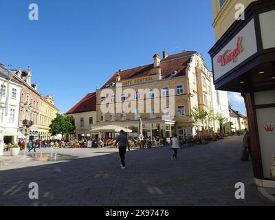 Hauptplatz, Cafe Central, Baden bei Wien, 2024, Manfred Siebinger *** Main square, Cafe Central, Baden near Vienna, 2024, Manfred Siebinger Stock Photo