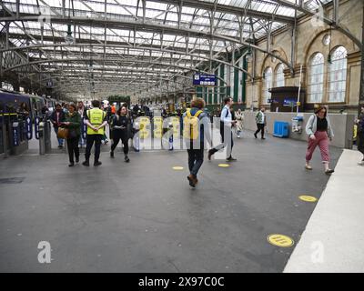 GLASGOW. GLASGOW CITY REGION. SCOTLAND. 05-02-24. Glasgow Central Station, platforms 11 to 15. Stock Photo