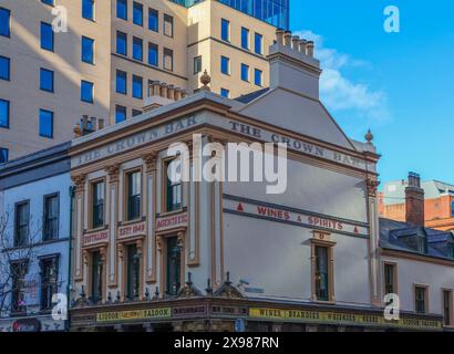 Belfast pub, Public house Belfast city centre, pub exterior and sign The Crown Bar Belfast Northern Ireland. Stock Photo