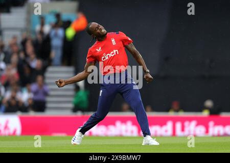 London, England. 30th May, 2024. England's Jofra Archer celebrates after dismissing Pakistan's Babar Azam during the T20 match between England and Pakistan at The Kia Oval. Credit: Ben Whitley/Alamy Live News Stock Photo