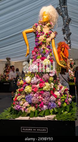 Royal Botanic Gardens, Edinburgh, Scotland, UK, 30th May 2024. Fleurs de Ville Artiste celebrates floristry by talented florists depicting Scotland’s favourites such as Robert Burns, Billy Connolly, Alexander McQueen, Charles Rennie Mackintosh, Annie Lennox, John Byrne, Nicola Benedetti, Bonnie Prince Charlie. The show opens tomorrow until June 9th. Credit: Sally Anderson/Alamy Live News Stock Photo