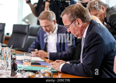 Federal Minister of Defence Boris Pistorius and Federal Minister of Finance Christian Lindner at the start of the cabinet meeting, 29.05.2024 Stock Photo