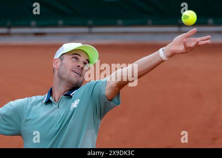 Paris, France. 30th May, 2024. Tommy Paul of USA during day 5 of the 2024 French Open, Roland-Garros 2024, Grand Slam tennis tournament on May 30, 2024 at Roland-Garros stadium in Paris, France - Photo Jean Catuffe/DPPI Credit: DPPI Media/Alamy Live News Stock Photo