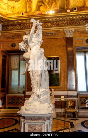 Apollo and Daphne, a life-sized marble sculpture by Gian Lorenzo