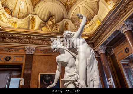 Apollo and Daphne, a life-sized marble sculpture by Gian Lorenzo