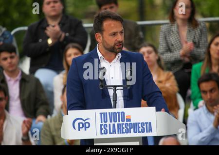 Gijón, Spain, May 31, 2024: The President of the Popular Party of Asturias, Álvaro Queipo addresses those present during the Campaign Rally of the Popular Party for the European Elections 2024, on May 31, 2024, in Gijón, Spain. Credit: Alberto Brevers / Alamy Live News. Stock Photo