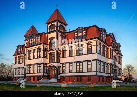 The Lunenburg Academy is a historic school building built in 1885 and is designated a National Historic site. It is built in the Second Empire archite Stock Photo