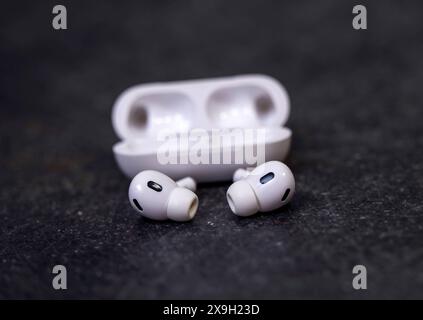 01.06.2024, Air Pods 3.Generation von Apple. Ohrhörer für 3D-Stereo-Sound, 01.06.2024, Spotify 01.06.2024, Spotify *** 01 06 2024, Air Pods 3 Generation by Apple earphones for 3D stereo sound, 01 06 2024, Spotify 01 06 2024, Spotify Stock Photo